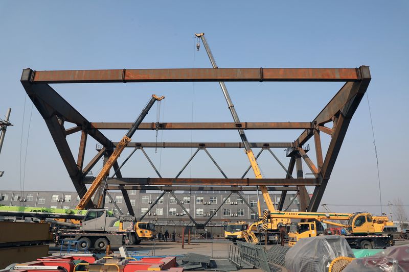 大方重机承制的QMD1500t桥面吊服务于“中山东环高速香山大桥”项目