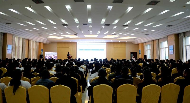 砥砺突围 向质而行︱大方控股集团隆重召开2026年第二季度全员大会暨管理提升活动启动大会
